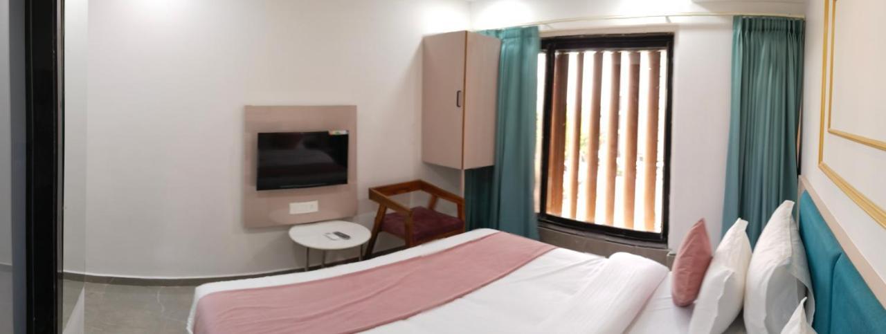Hotel The Vital Surat Exterior photo